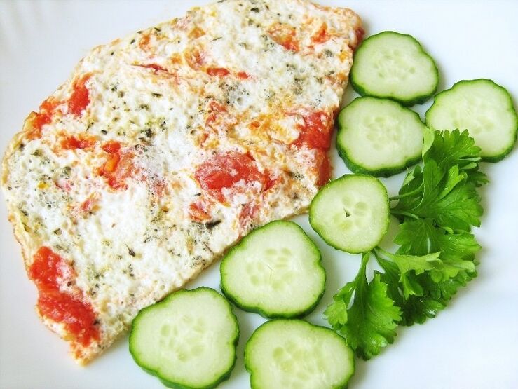 Protein omelet with cheese and vegetables - a delicious breakfast option with an egg diet