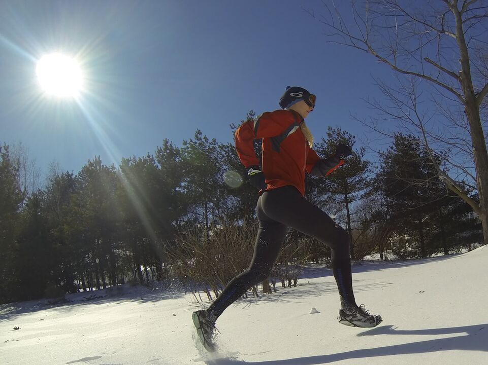 Exercising in the cold can trigger a cold, so you need to wear thermal underwear. 